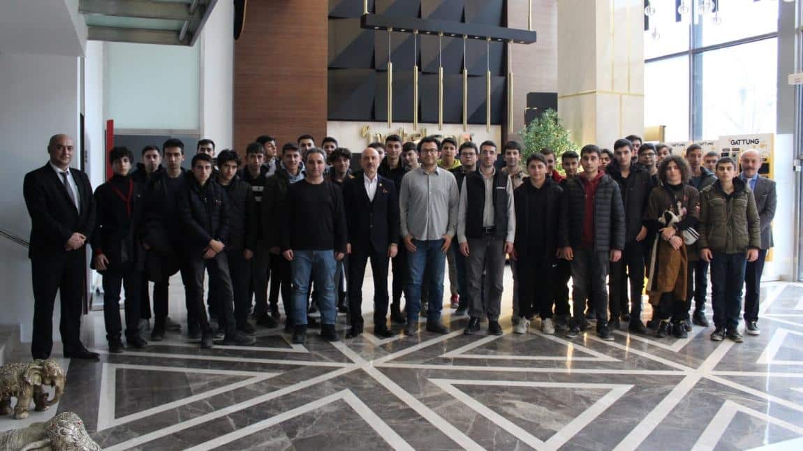 Mesleki ve Teknik Anadolu Lisesi Bilişim ve Elektrik-Elektronik teknolojileri Alan öğrencileri ile birlikte NETELSAN fabrikasına teknik gezi kapsamında ziyaret gerçekleştirdik.